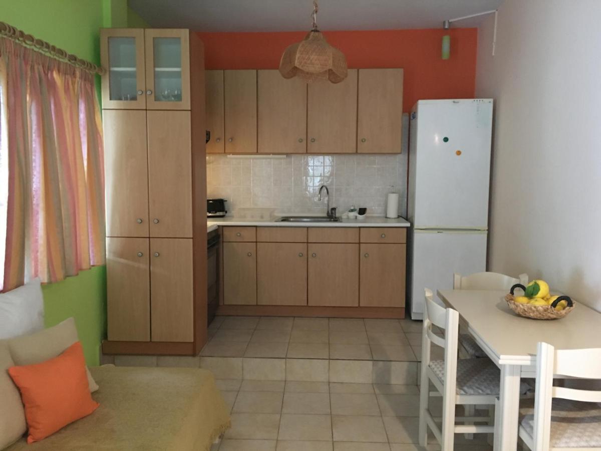 Iliochari Sea View Apartments Oropos - Kalamos Exterior photo
